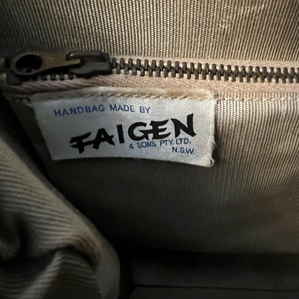 Faigen & Sons Vintage Handbag. Divine! - Picture 10 of 12